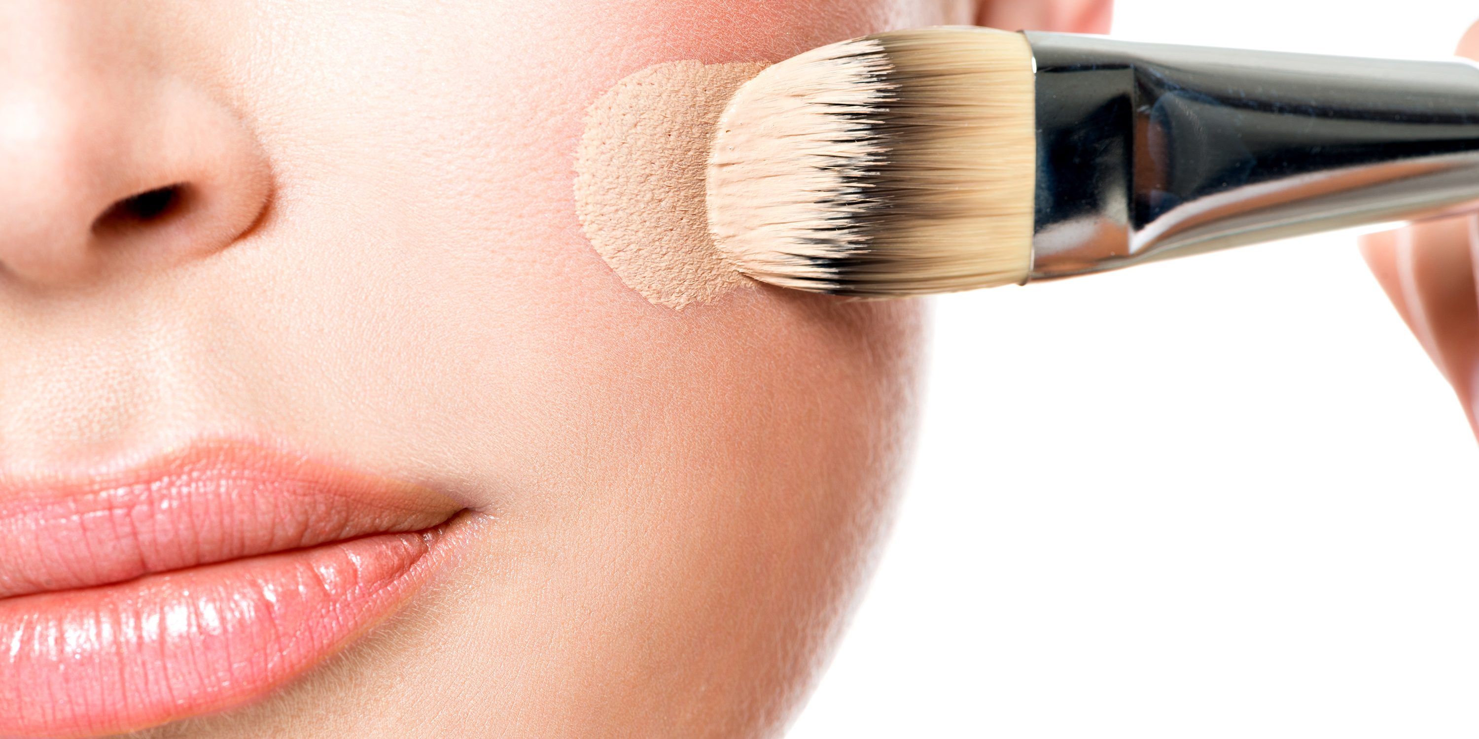 how-to-narrow-down-the-choice-between-liquid-and-powder-foundation