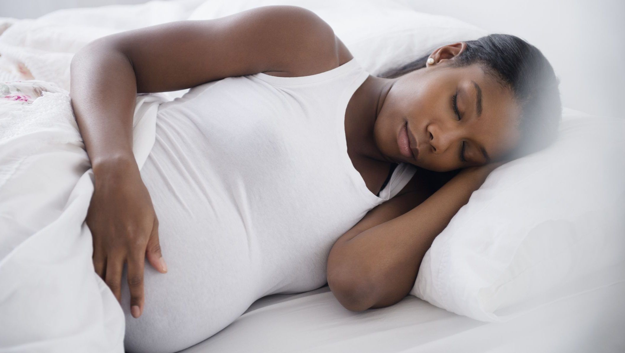 pregnancy-sleep-common-problems-and-how-to-deal-reviewthis